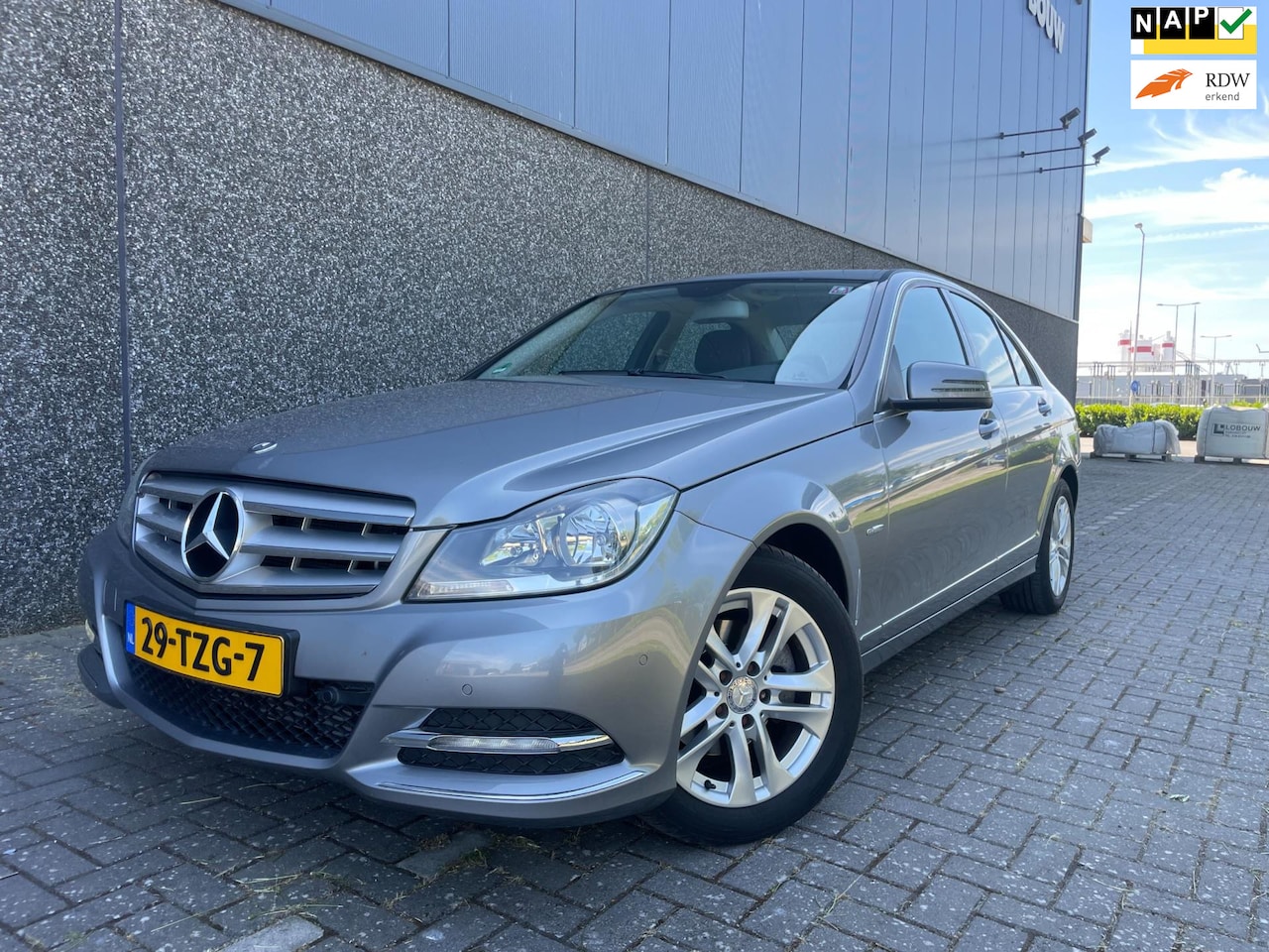 Mercedes-Benz C-klasse - 180 Business Class Avantgarde/Nieuwstaat/Dealer onderhouden! - AutoWereld.nl