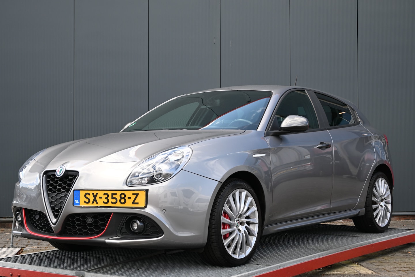 Alfa Romeo Giulietta - 1.4 Turbo MultiAir Super automaat - AutoWereld.nl