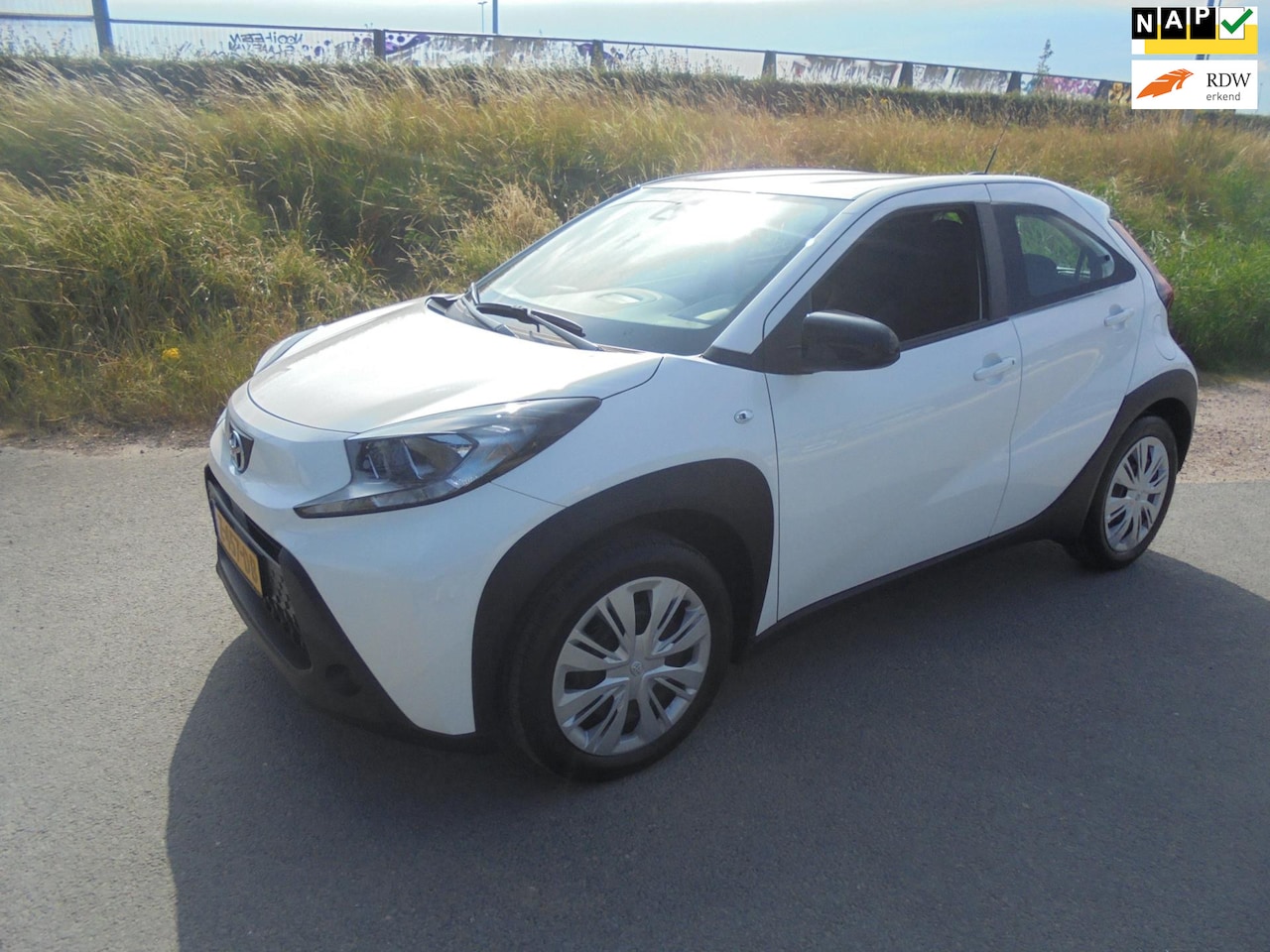 Toyota Aygo X - Toyota ayco X 1.0 benzine airco Camera 5500 km - AutoWereld.nl