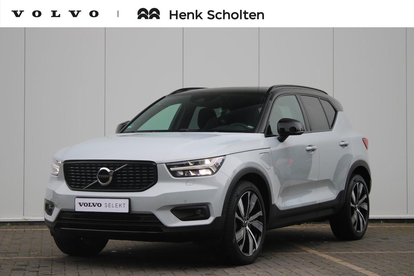 Volvo XC40 - T5 Recharge R-Design | Adaptive Cruise & Pilot Assist | Schuif/-kanteldak | 20" Velgen | S - AutoWereld.nl