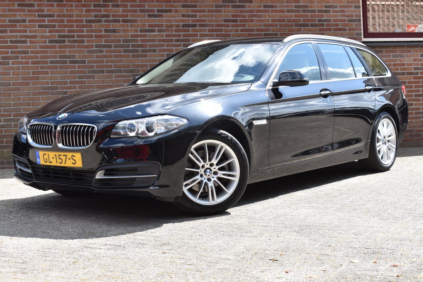 BMW 5-serie Touring - 520i Executive '15 Xenon Leder Clima Navi Cruise - AutoWereld.nl