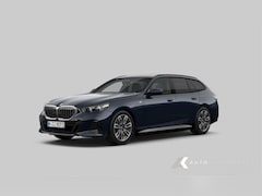 BMW 5-serie Touring - 530e x Drive | Head-Up | Driving Ass. Prof.| Bowers & Wilkins | 360° | Trekhaak | Keyless