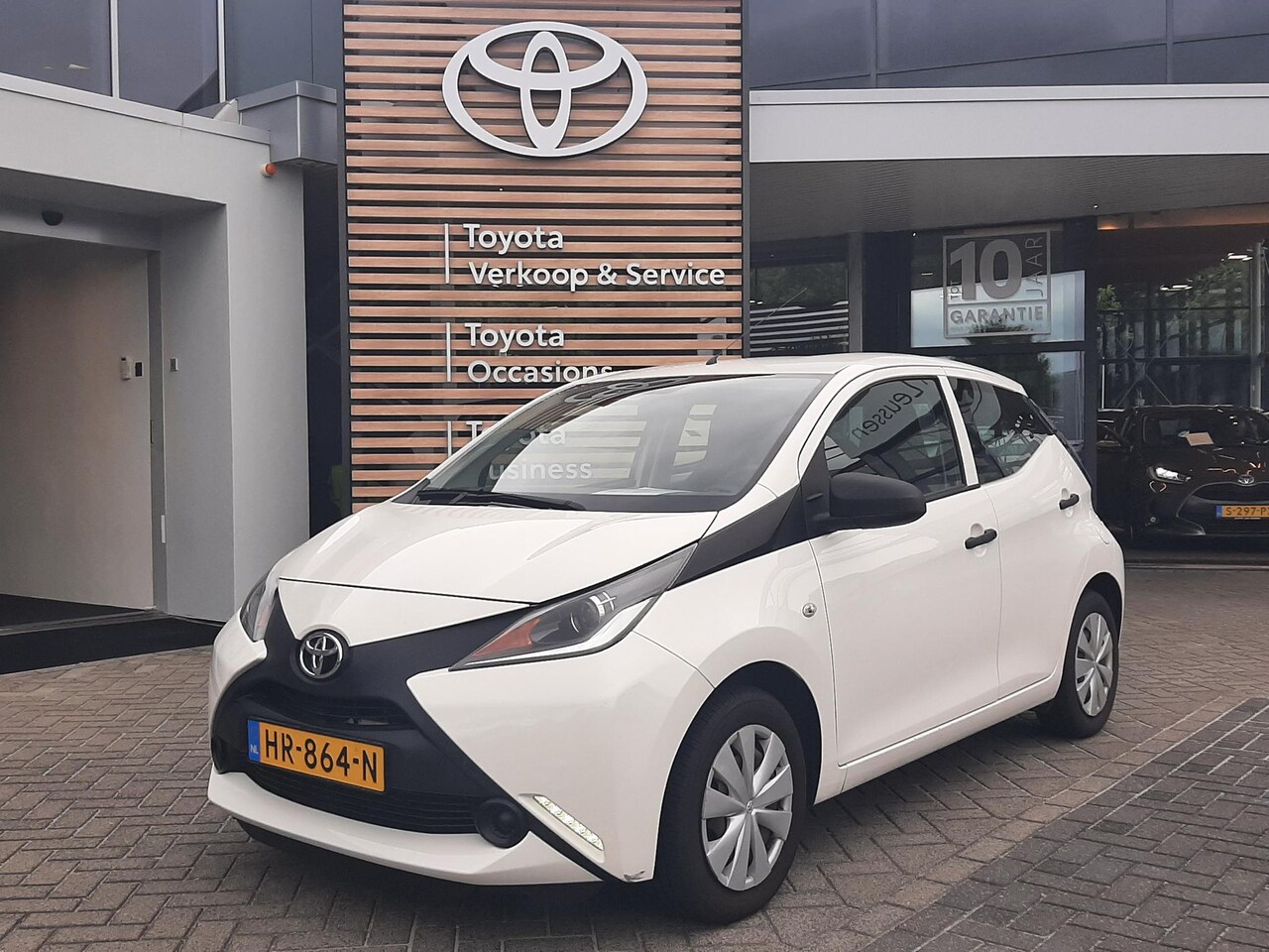 Toyota Aygo - 1.0 VVT-i x-now 1.0 VVT-i x-now - AutoWereld.nl