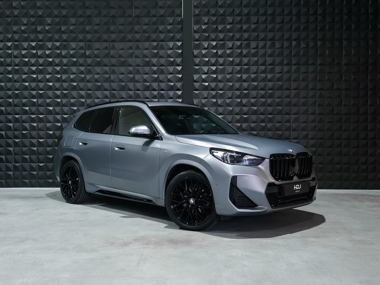 BMW X1 - xDrive30e |Pano | Trekh.|Memo |, 20"| H/K | Topv | Ad. Li. | HUD | - AutoWereld.nl
