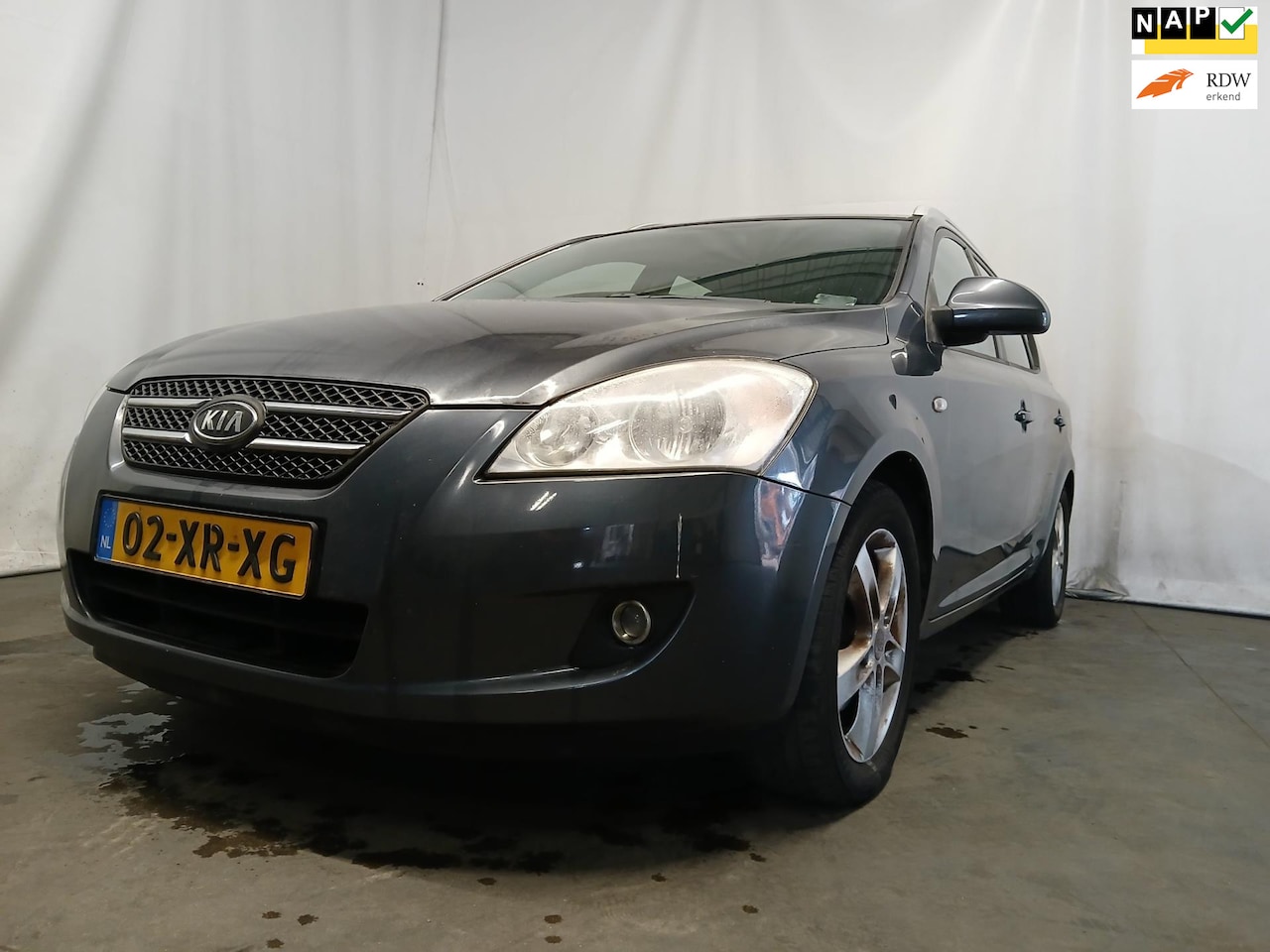 Kia Cee'd Sporty Wagon - 1.6 Business Edition SCHADEAUTO!!! - AutoWereld.nl