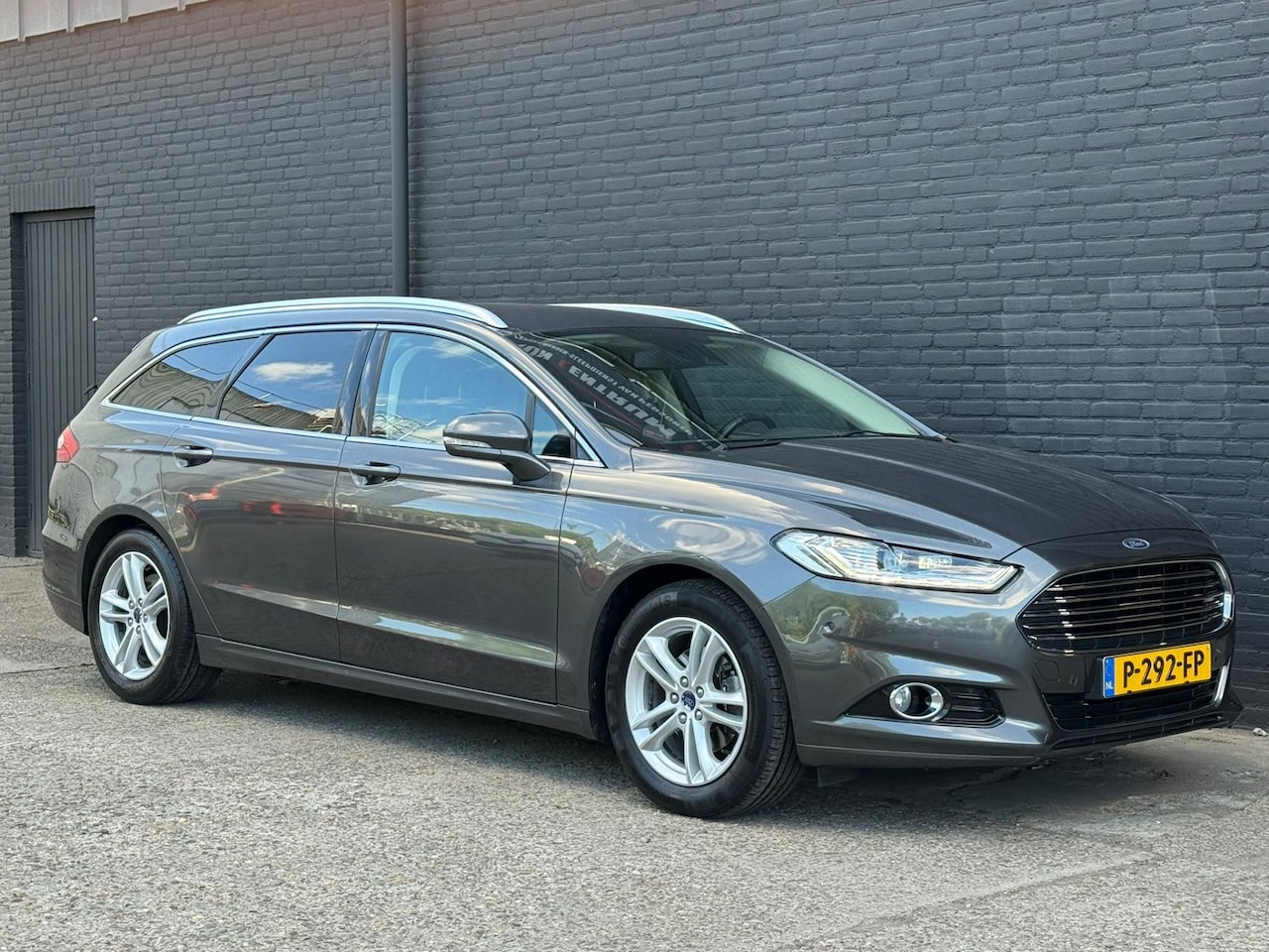 Ford Mondeo Wagon - 1.5 Titanium NAVI | CAMERA | LEDER | 1STE EIGEN | AIRCO | NWE APK - AutoWereld.nl