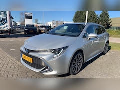 Toyota Corolla Touring Sports - 1.8 Hybrid Executive | Afneembare Trekhaak | Parkeer Camera | Elektrische Kofferklep | Ada