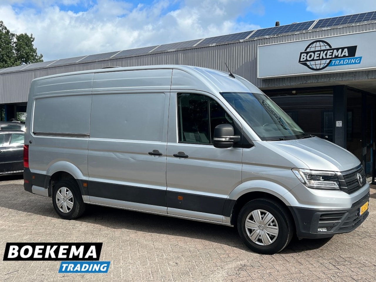 Volkswagen Crafter - 35 2.0 TDI 177PK L3-H2 LED ACC Navi Airco Camera Stoel-Stuurverw - AutoWereld.nl