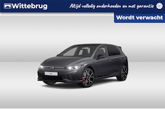 Volkswagen Golf - 2.0 TSI 300pk DSG GTI Clubsport / Panoramadak / Black Style / LED Matrix / Camera / Stuur