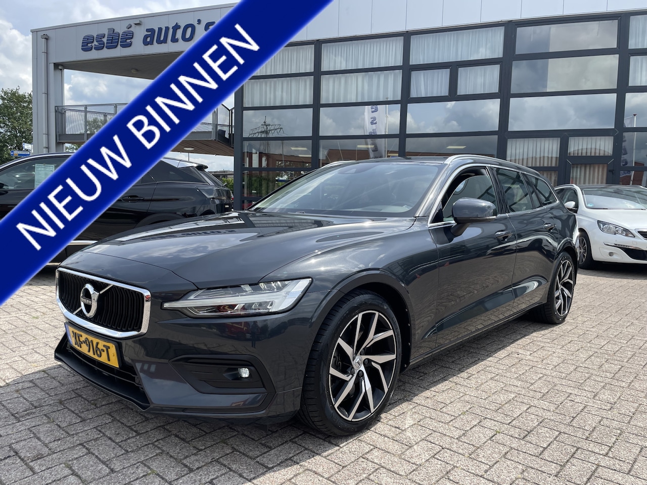Volvo V60 - 2.0 T5 250 pk Momentum Automaat Navi Camera Elek. best Stoel Leder Stoelverwarming Carplay - AutoWereld.nl