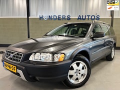 Volvo XC70 - 2.5 T Momentum AUT I TREKHAAK I AIRCO I CRUISECONTROL I LEDER I ORIG. NL I NAP I 209 PK I