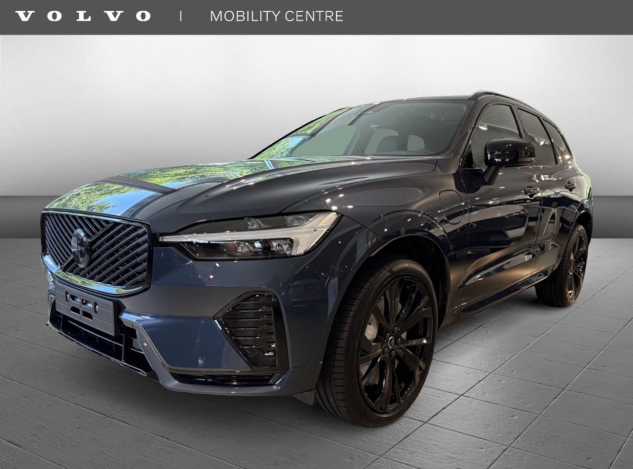 Volvo XC60 - 2.0 T6 AWD Plus Dark | NIEUW | Schuif/-Kantel dak | H&K Audio - AutoWereld.nl