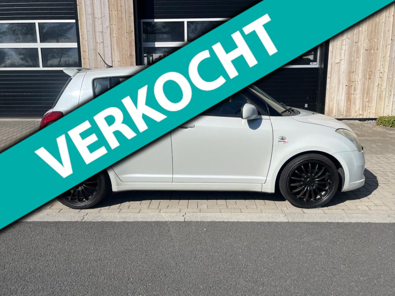 Suzuki Swift - 1.3 GA AIRCO STUURBEKRACHTIGING APK SPORT - AutoWereld.nl