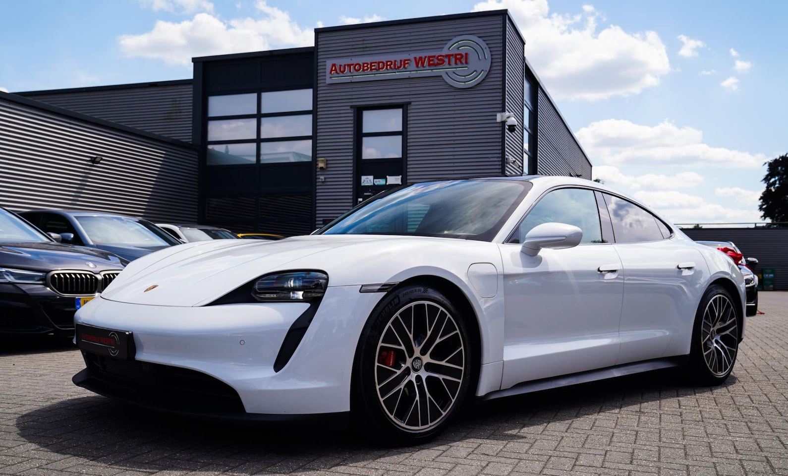 Porsche Taycan - 4S Performance 84 kWh | InnoDrive | Bose Sound | Panorama | Warmtepomp | Dual Schermen voo - AutoWereld.nl