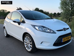 Ford Fiesta - 1.25 Limited Sportpakket | Trekhaak | Airco