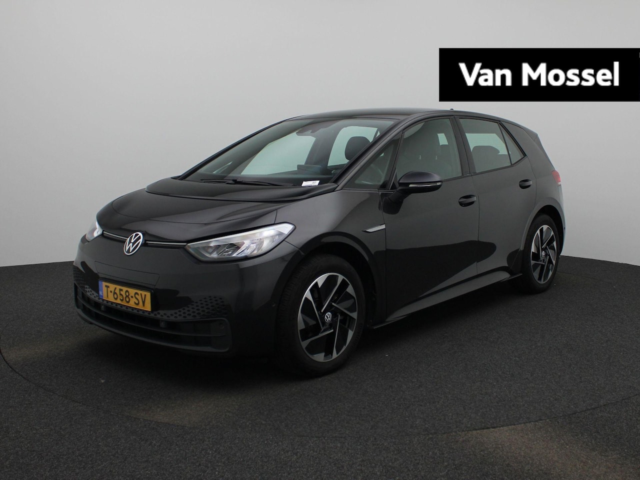 Volkswagen ID.3 - Pure 45 kWh 150 PK | Automaat | Camera | Navigatie | Parkeersensoren | Climate Control | S - AutoWereld.nl