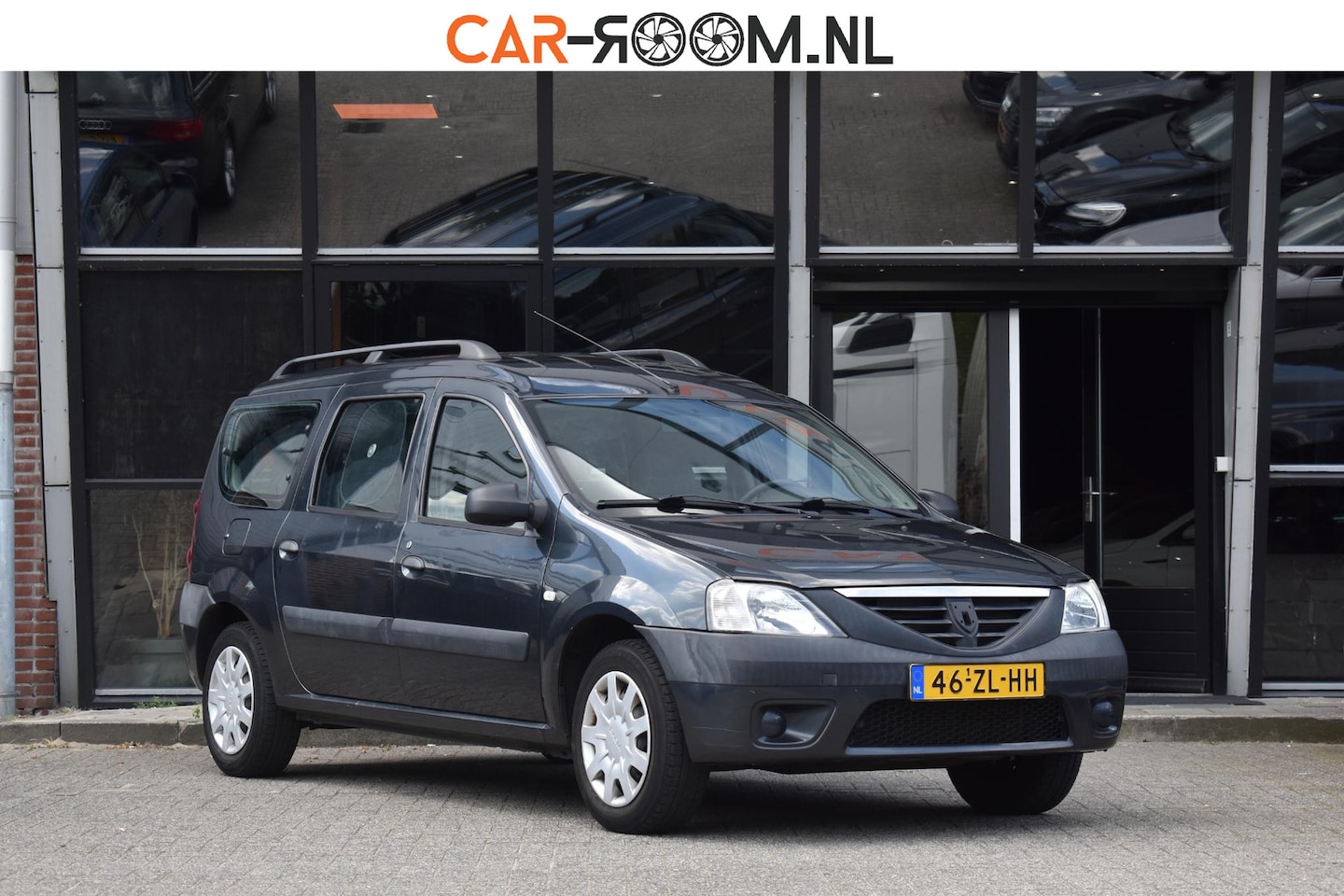 Dacia Logan MCV - 1.6 Ambiance 7p. Airco NAP Trekhaak 7Pers - AutoWereld.nl