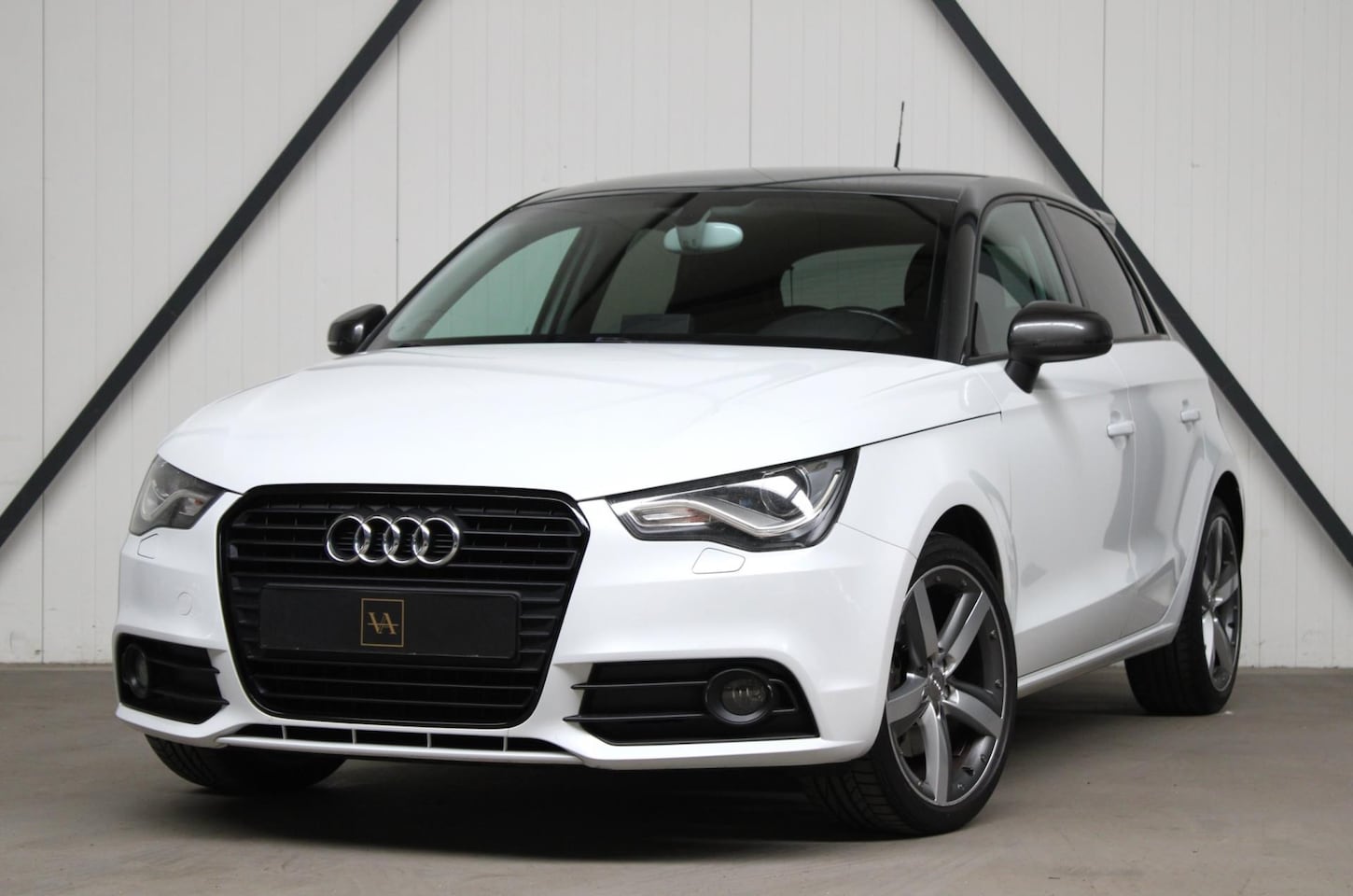 Audi A1 Sportback - 1.4 TFSI Attraction l Xenon l LED l Sport l PDC - AutoWereld.nl