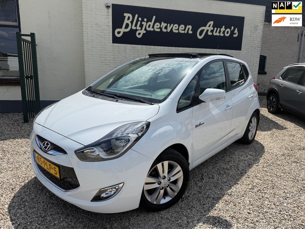 Hyundai ix20 - 1.4i i-Catcher 55.000KM Camera | Leer | Navi | PanoDak | Stoelverwarming - AutoWereld.nl