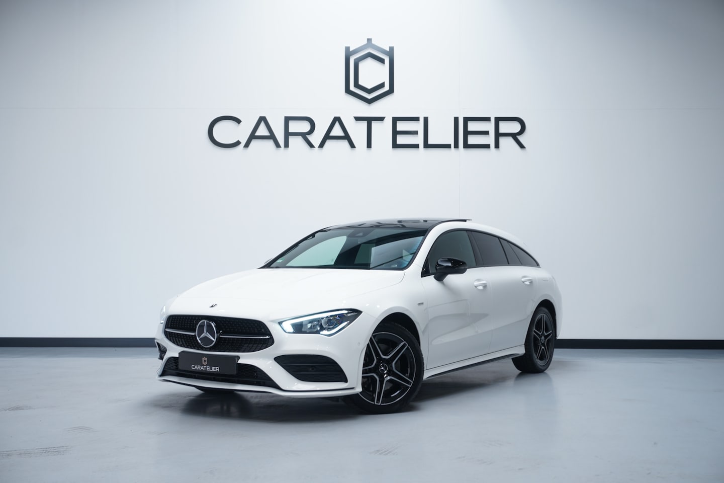 Mercedes-Benz CLA-Klasse - 250e AMG / PANO / LED / 12 MAANDEN GARANTIE - AutoWereld.nl