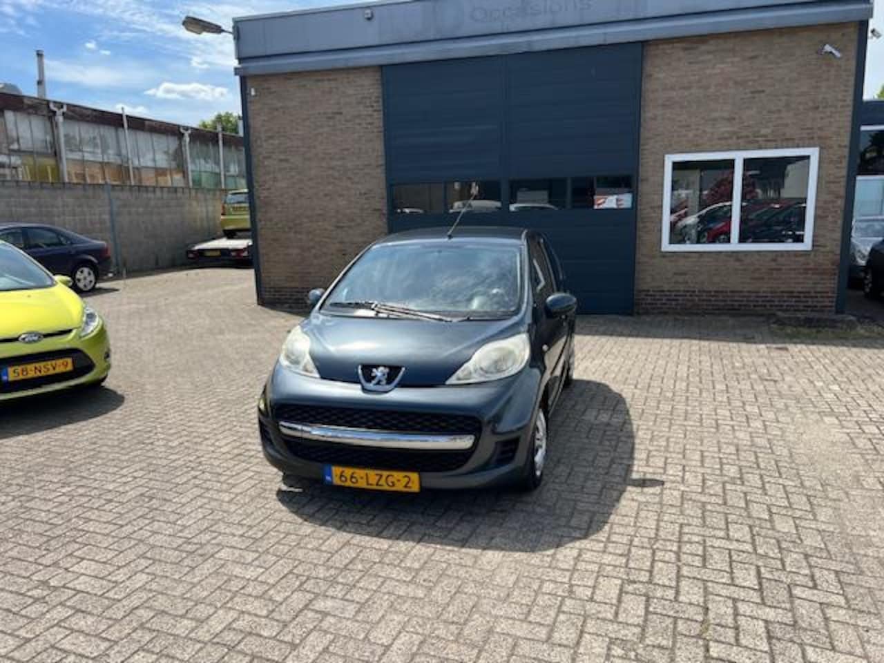Peugeot 107 - 1.0-12V XS+_Airco//Leder-Alcantara*** - AutoWereld.nl