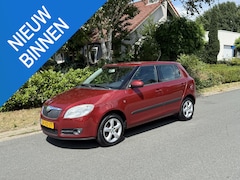 Skoda Fabia - 1.6-16V Ambiente 105PK Automaat•Airco•Cruise