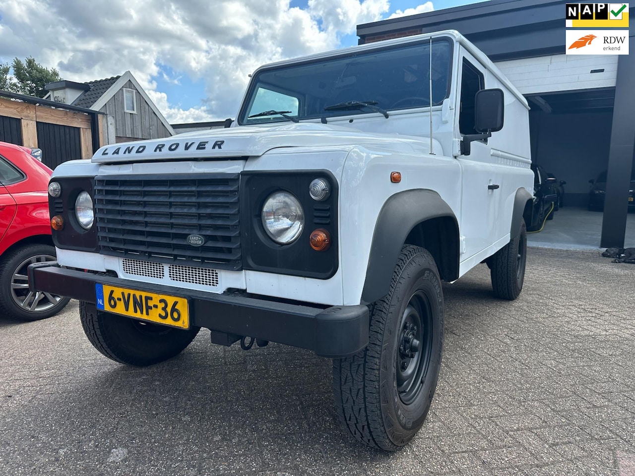 Land Rover Defender 110 - 2.4 TD HT 110" S - AutoWereld.nl