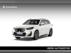 BMW iX1 - eDrive20 | M-Sport Pro | 20'' | Panorama. | Harman/Kardon | Trekhaak | Stuur + stoelverw.