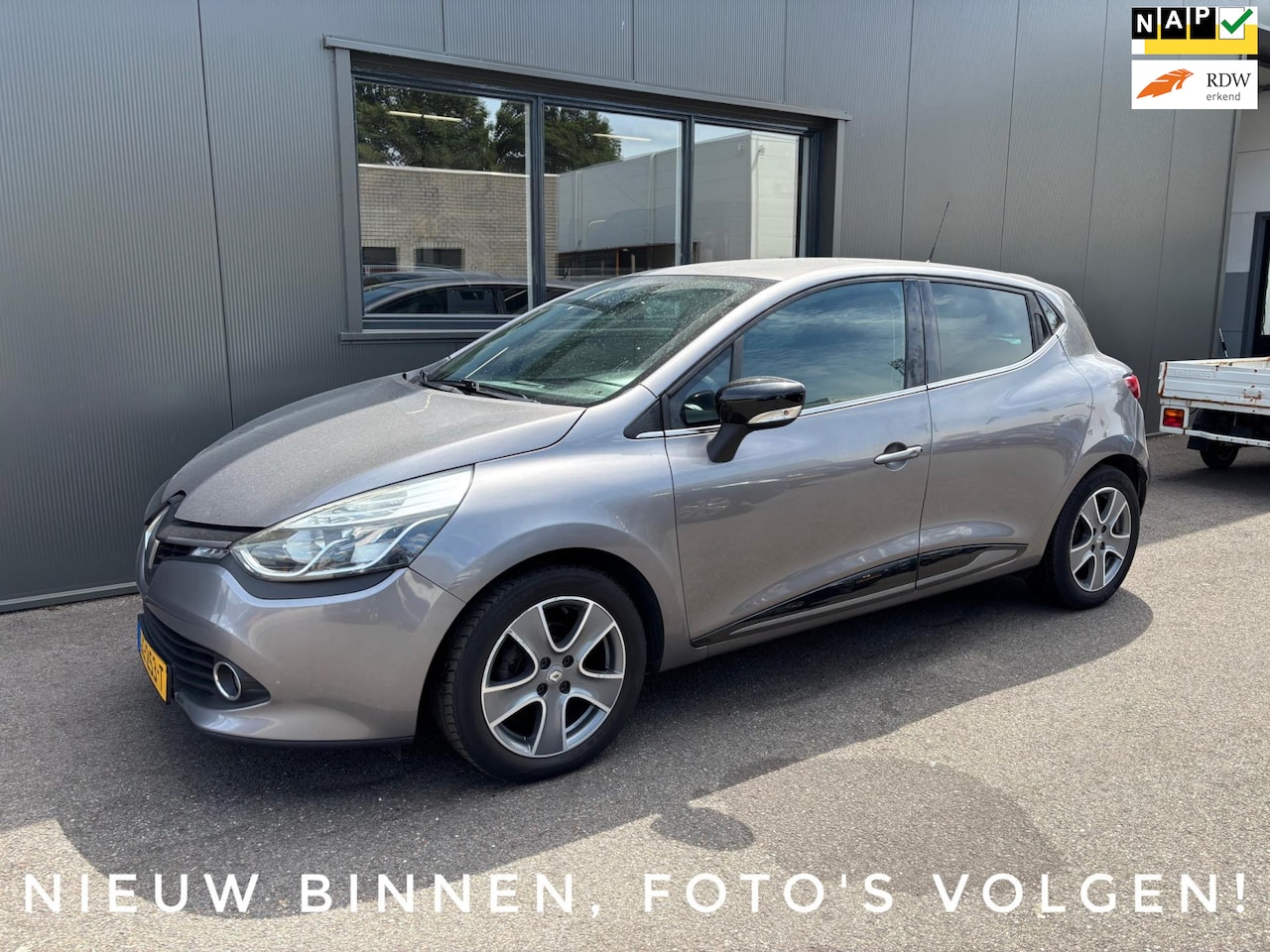 Renault Clio - TCe 90 Night&Day / Navigatie / Parkeersensoren achter! - AutoWereld.nl
