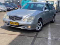 Mercedes-Benz E-klasse - 200 K. Avantgarde/ 5drs/ nap/ dealeronderhouden/ 1jaar apk/ volle opties