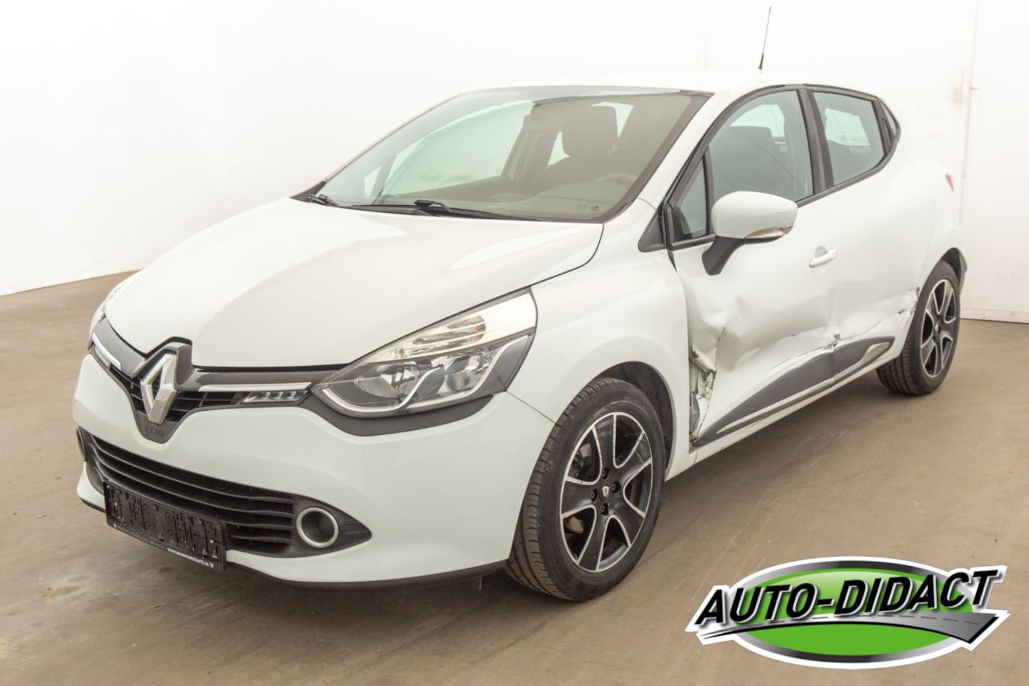Renault Clio - 0.9 TCe Expression 0.9 TCe Expression - AutoWereld.nl