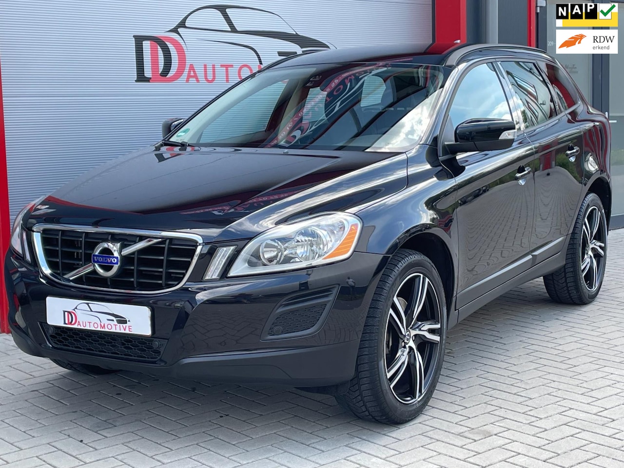 Volvo XC60 - 2.0T Kinetic TREKHAAK/AUT/CLIMA/NAVI/PDC/NL AUTO/NAP - AutoWereld.nl