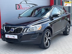 Volvo XC60 - 2.0T Kinetic TREKHAAK/AUT/CLIMA/NAVI/PDC/NL AUTO/NAP