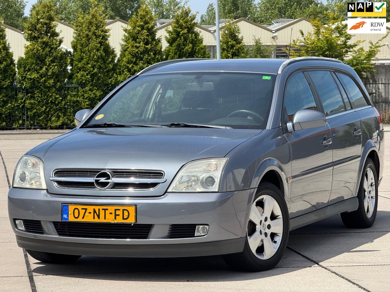 Opel Vectra Wagon - 2.2-16V Elegance | Automaat | Trekhaak | Cruise Control | Climate Control - AutoWereld.nl
