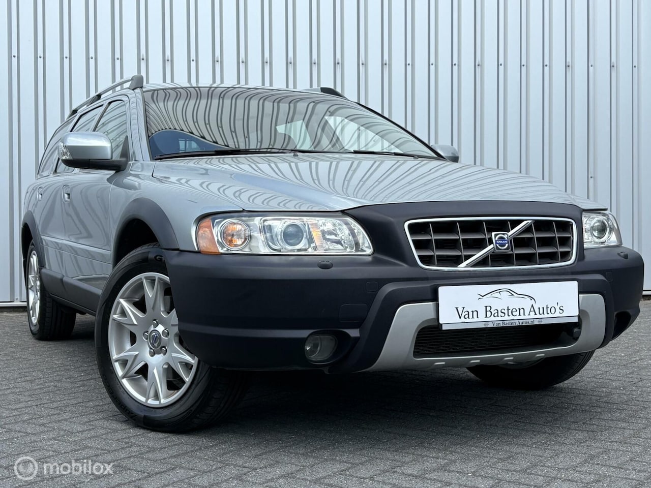 Volvo XC70 - 2.5 T AWD Summum | 1e eig | 113k | Youngtimer | 2007 | Xenon | Leder | Trekhaak | Volledig - AutoWereld.nl
