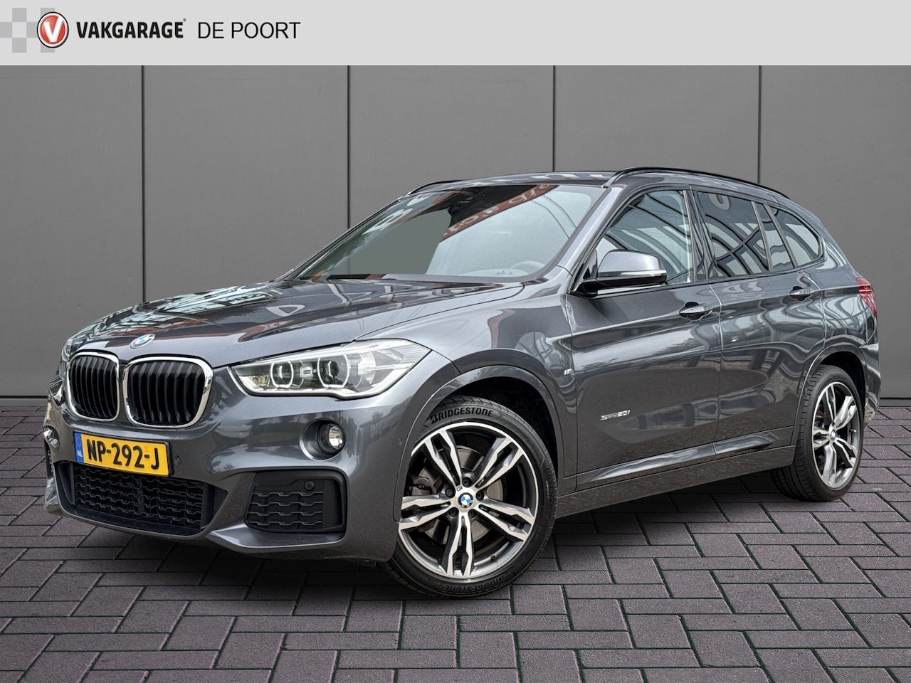 BMW X1 - sDrive20i High Executive M-Sport | 1e Eig | Dealer OH | Head-up | Trekhaak | Leder - AutoWereld.nl
