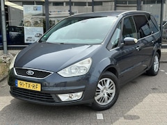 Ford Galaxy - 2.0-16V Ghia 7P