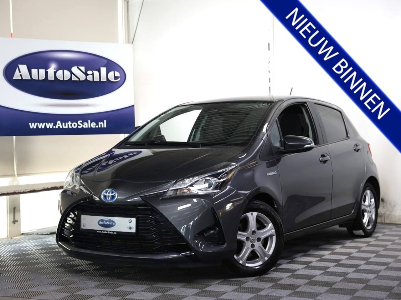 Toyota Yaris - 1.5 Hybrid Design NAVI CAMERA CLIMA BT '17 - AutoWereld.nl