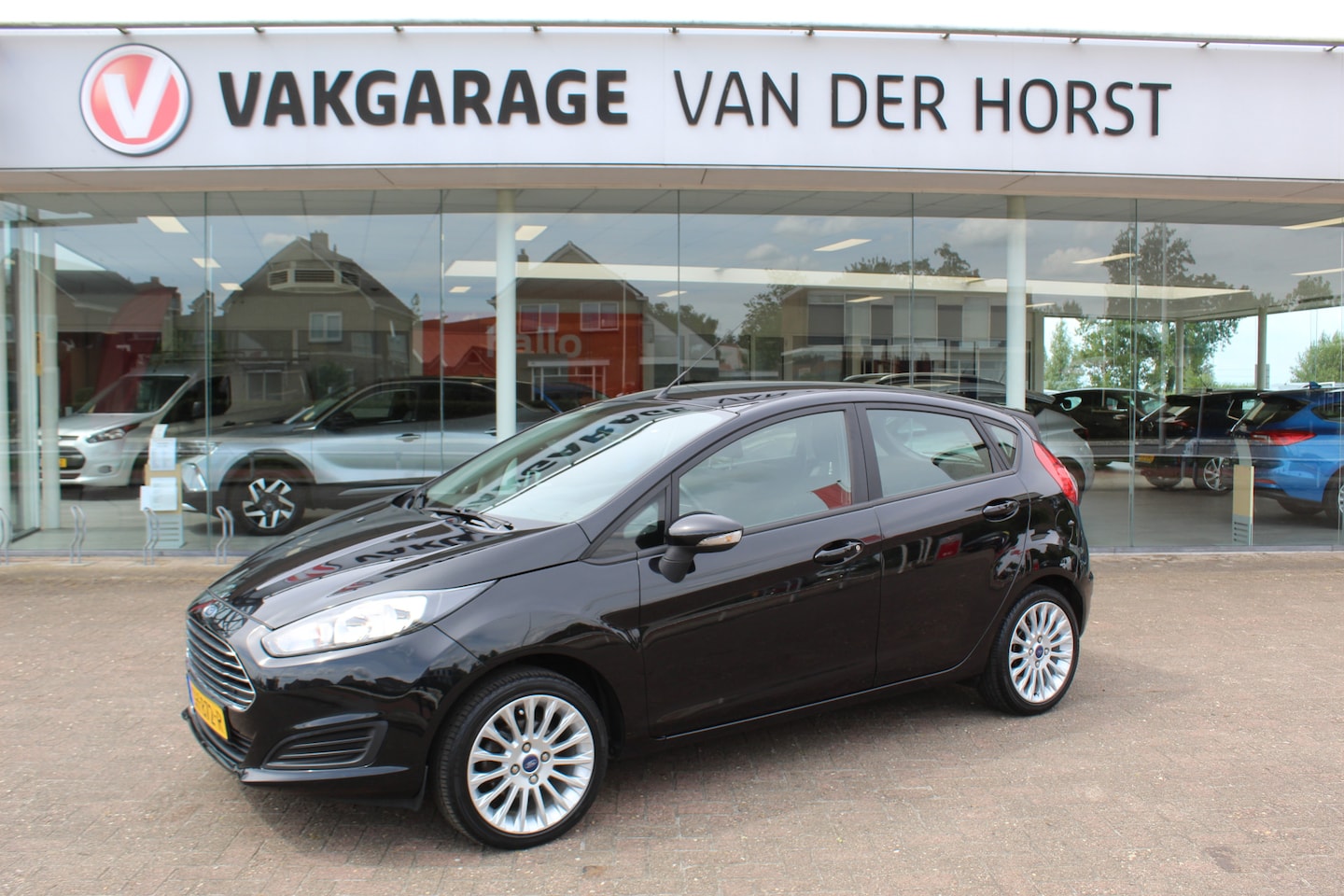 Ford Fiesta - 1.0 Style 1.0 Style , 5 deurs Airco , Cruise , Bluetooth , LM velgen Elek.ramen voor , Elek. verstel - AutoWereld.nl