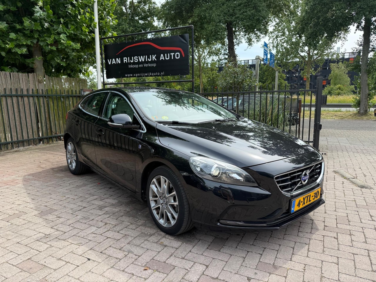 Volvo V40 - 2.0 D4 Ocean Race Xenon Pano Leder Dealer Ond Trekh - AutoWereld.nl