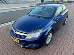 Opel Astra GTC - 1.8 Executive /Airco/Cruise/Navi/Nieuwe APK