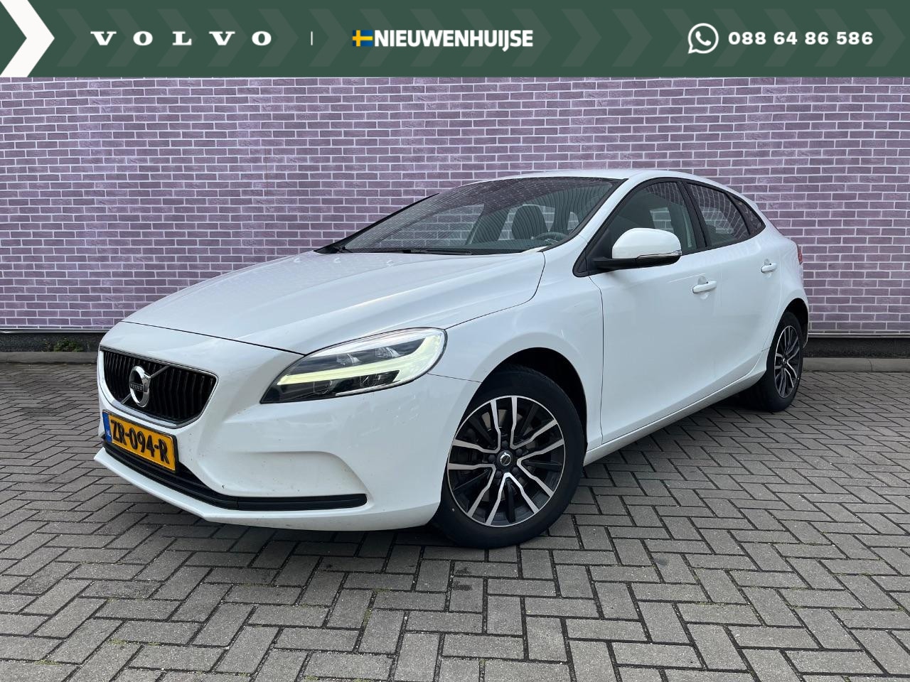 Volvo V40 - 1.5 T2 Polar+ | Automaat | Navi | Stoelverwarming | Park Assist | Cruise Control | High Pe - AutoWereld.nl