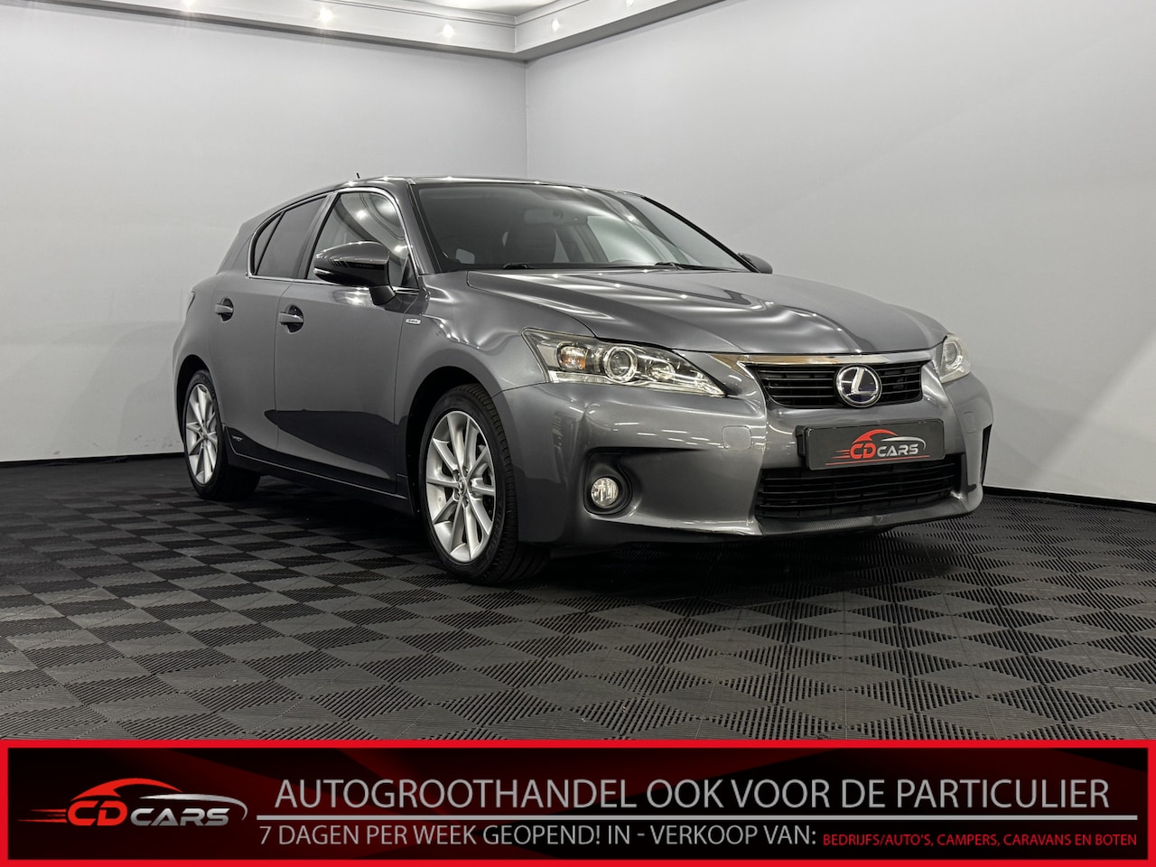 Lexus CT 200h - Business Edition Leder, Camera, Navi, Keyless start, Stoelverwarming, Cruise control, Clim - AutoWereld.nl