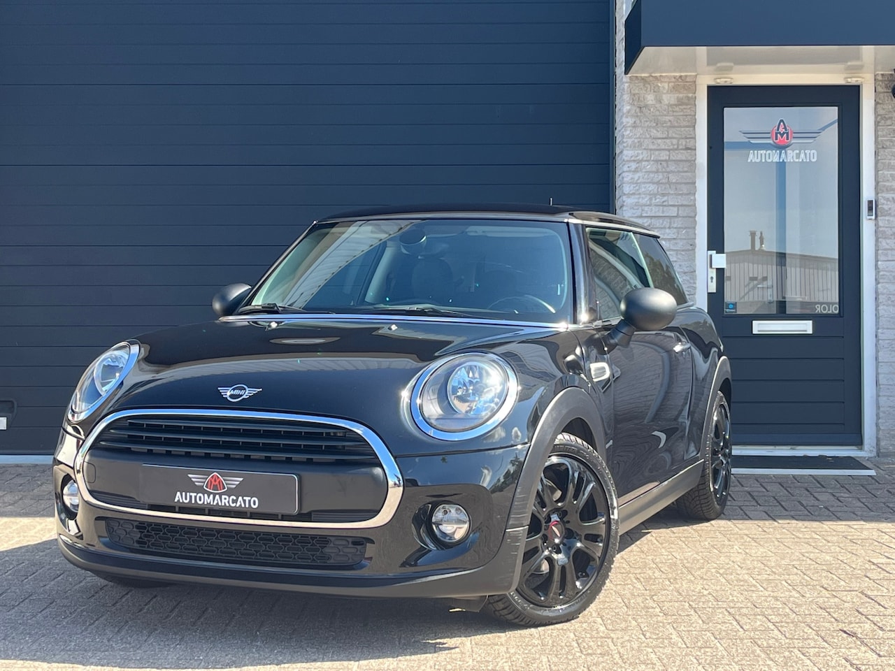 MINI John Cooper Works - Mini 1.5 One First Salt | JCW 17 Inch Sportwielen | Privacy glass | Dealer onderhouden | N - AutoWereld.nl