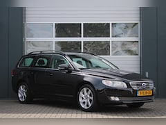 Volvo V70 - 1.6 T4 Nordic+ Automaat Clima/Cruise/Navi/Xenon/Leder/Stoelverwarming/Bluetooth/Trekhaak/D