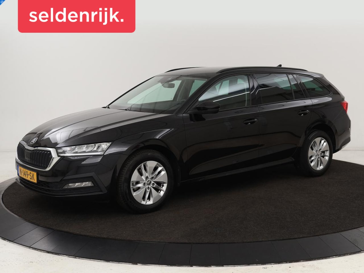 Skoda Octavia - 1.0 e-TSI Business Edition | Trekhaak | Camera | Sfeerverlichting | Carplay | Navigatie | - AutoWereld.nl