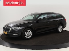 Skoda Octavia - 1.0 e-TSI Business Edition | Trekhaak | Camera | Sfeerverlichting | Carplay | Navigatie |
