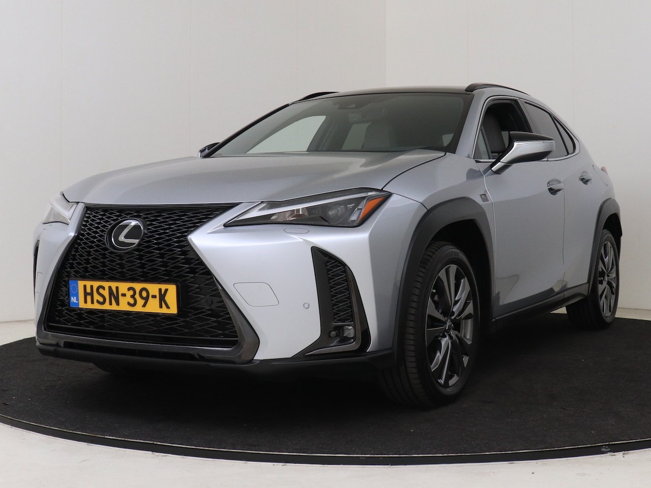 Lexus UX - 250h F-Sport Design | Stoel & Stuurverwarming | Bi-Tone | Lederen Bekleding | - AutoWereld.nl