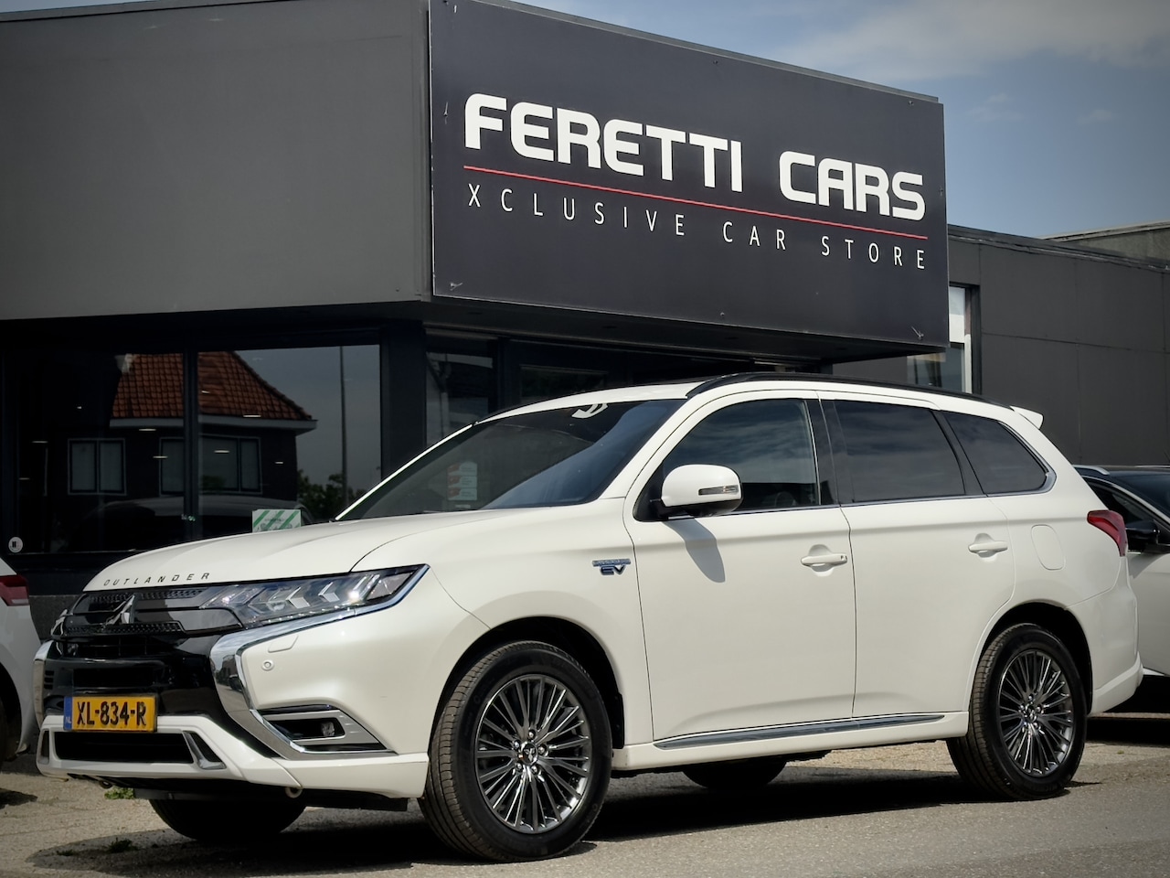 Mitsubishi Outlander - 2.4 PHEV AUT S-EDITION 113D.KM! PANODAK DESIGNO-LEDER NAVI CAMERA APPLE-CARPLAY LED LMV PD - AutoWereld.nl