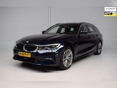 BMW 3-serie Touring - 320e Business Edition Plus ORG.NED / LEER / TREKHAAK / CAMERA / SFEERVERLICHTING / CARPLAY